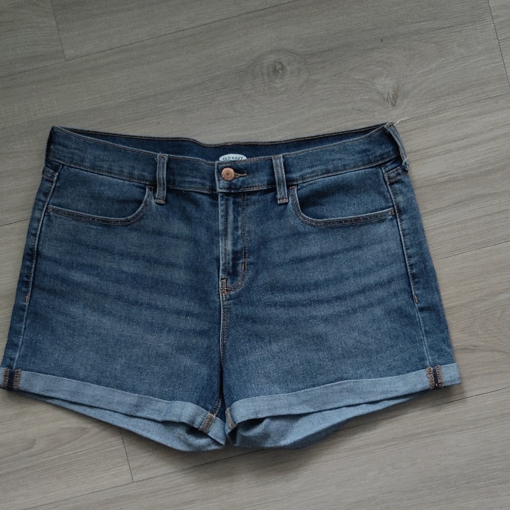 Old Navy Women's Denim Roll-Cuff Shorts - Blue